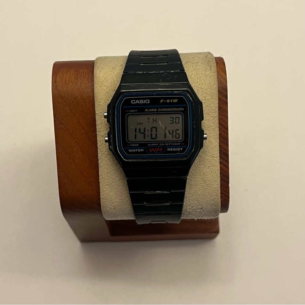 Vintage Casio F-91W-1 Digital Watch